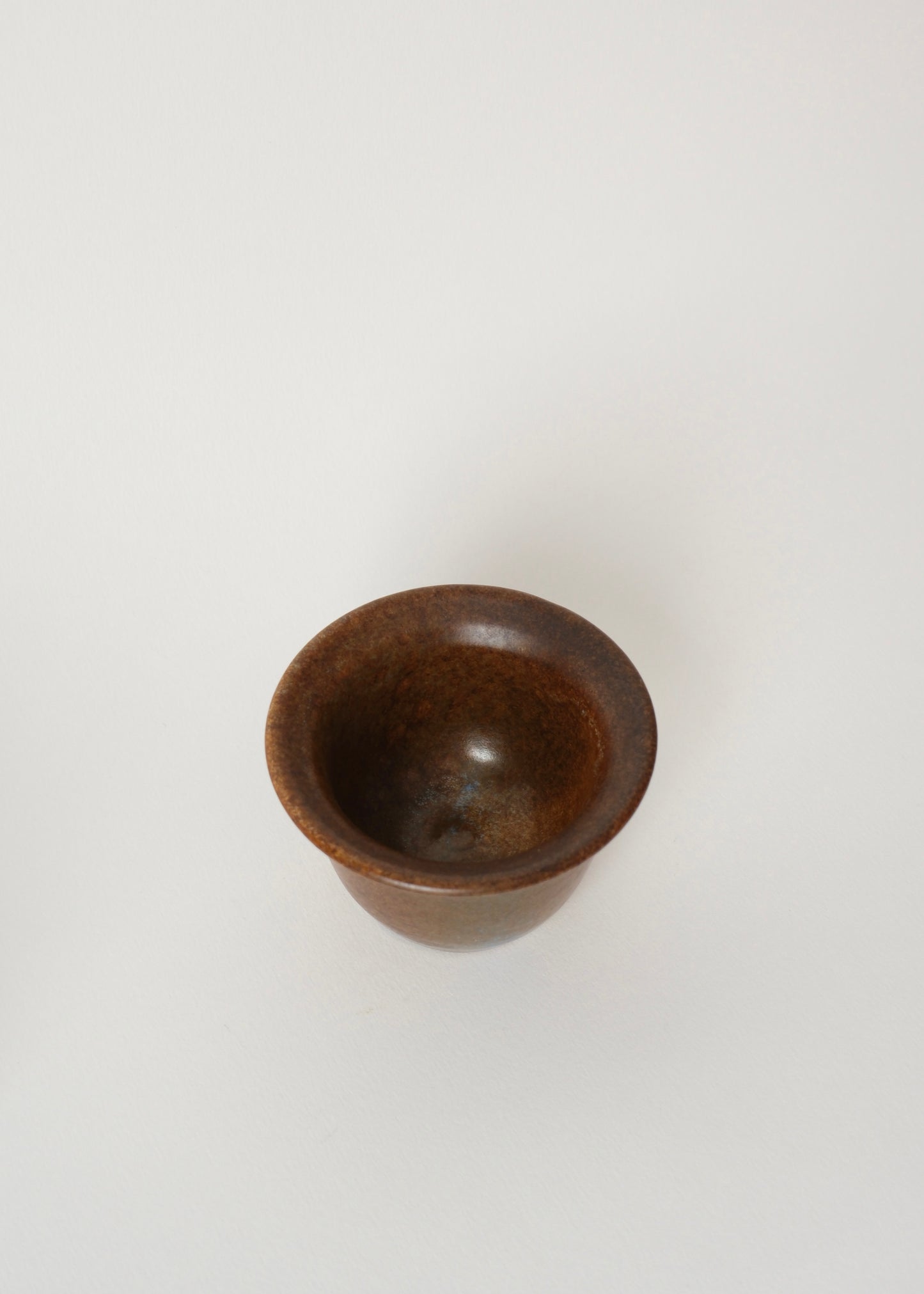 La petite tasse en céramique