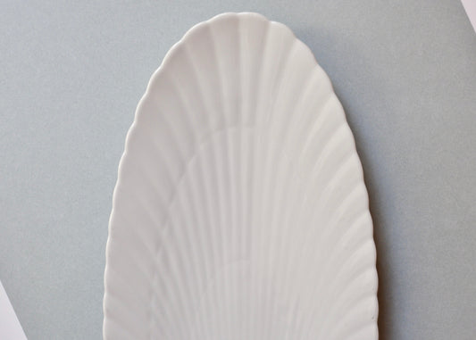 Le grand plat "Shell Pearl" Raynaud, Limoges