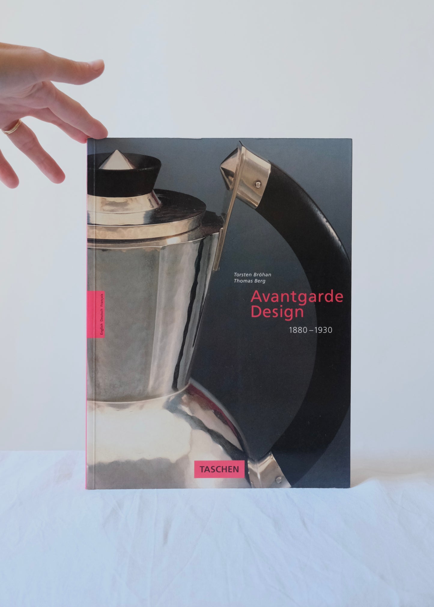 Avant-garde design 1880-1930, Taschen