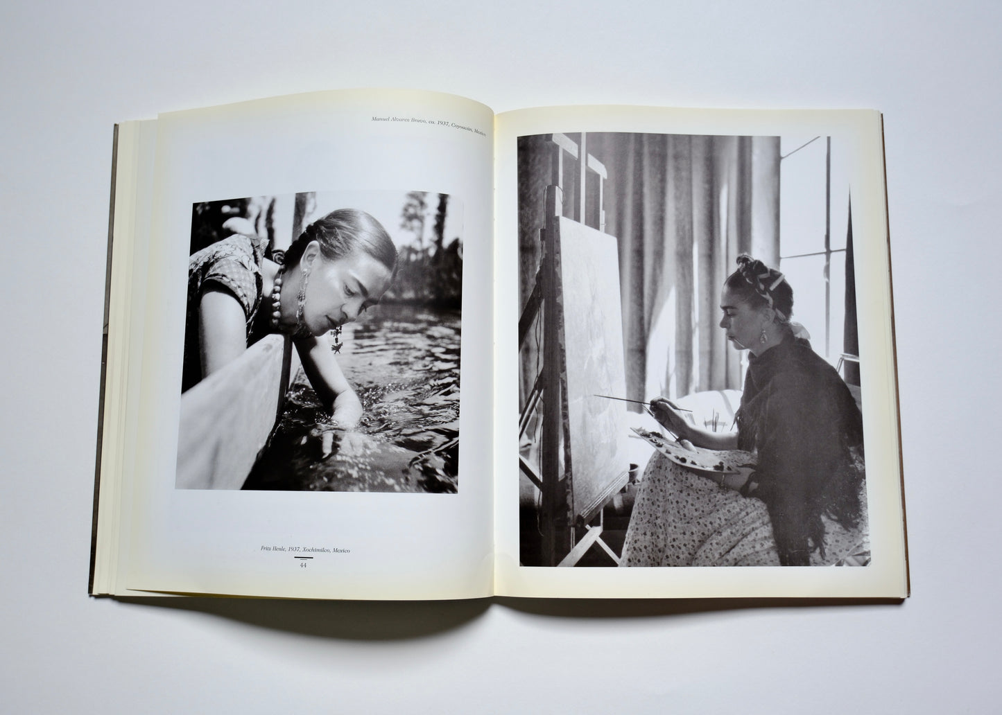 Frida Kahlo, the camera seduced