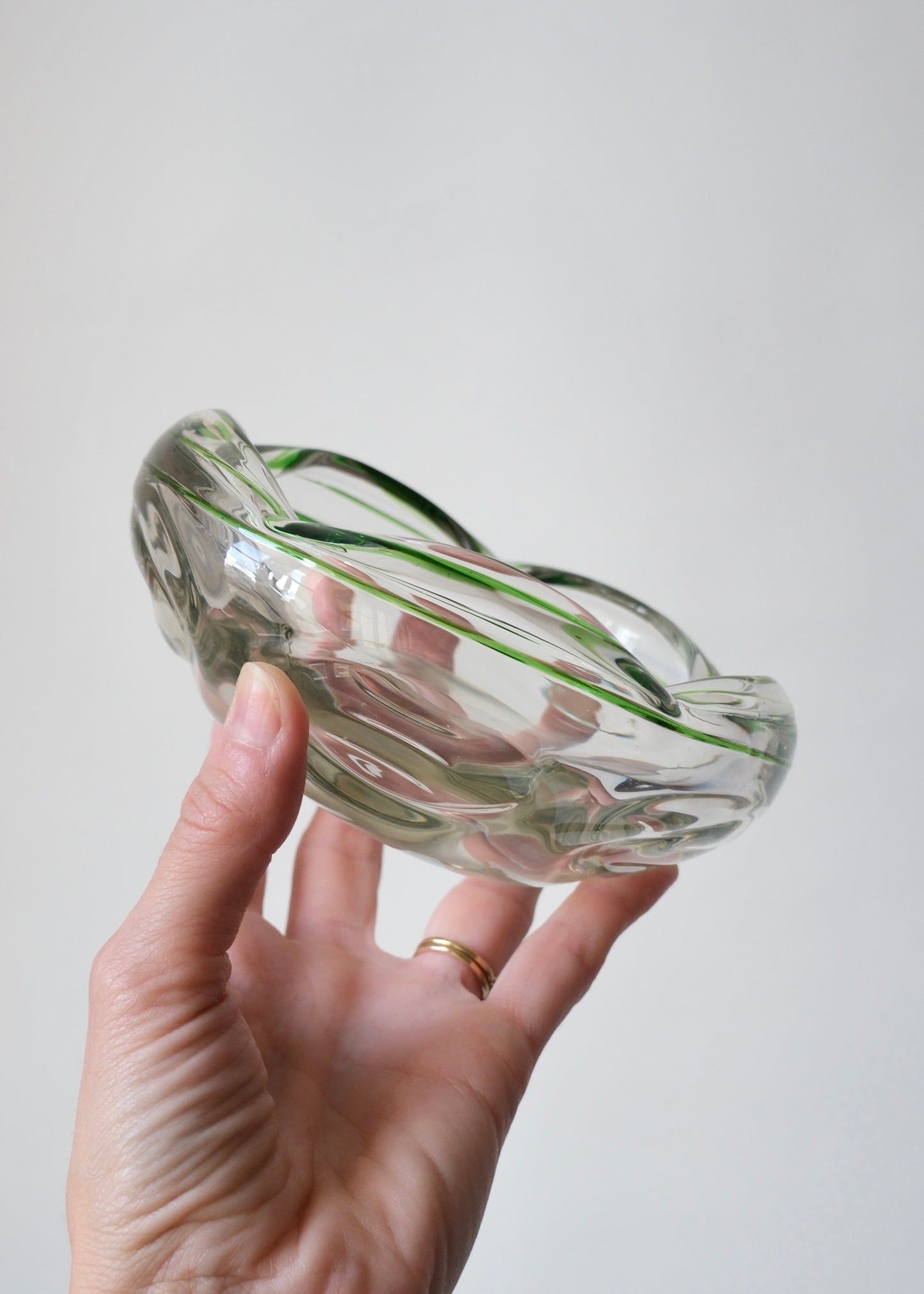Le cendrier, vide poche en verre
