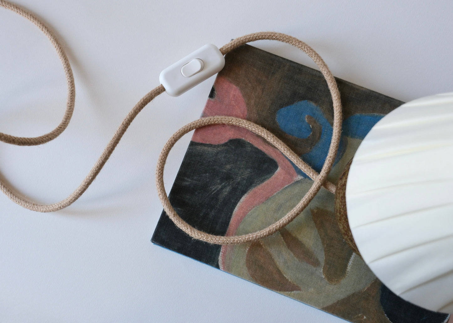 Petit lampe boule, signée Guy Baudat