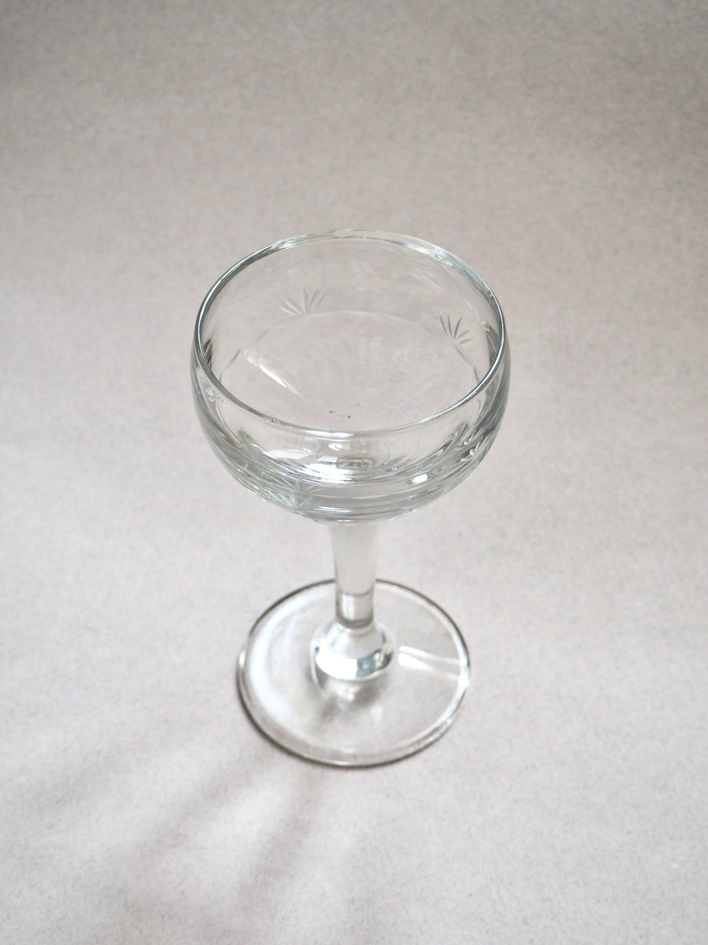 Les verres apéritifs ciselés