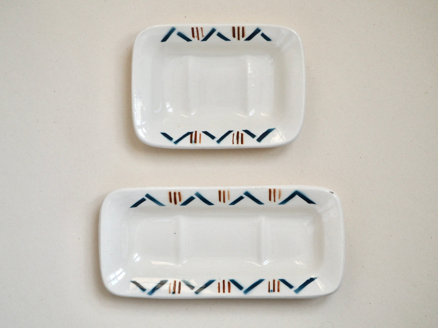 Accessoires de toilette en faïence