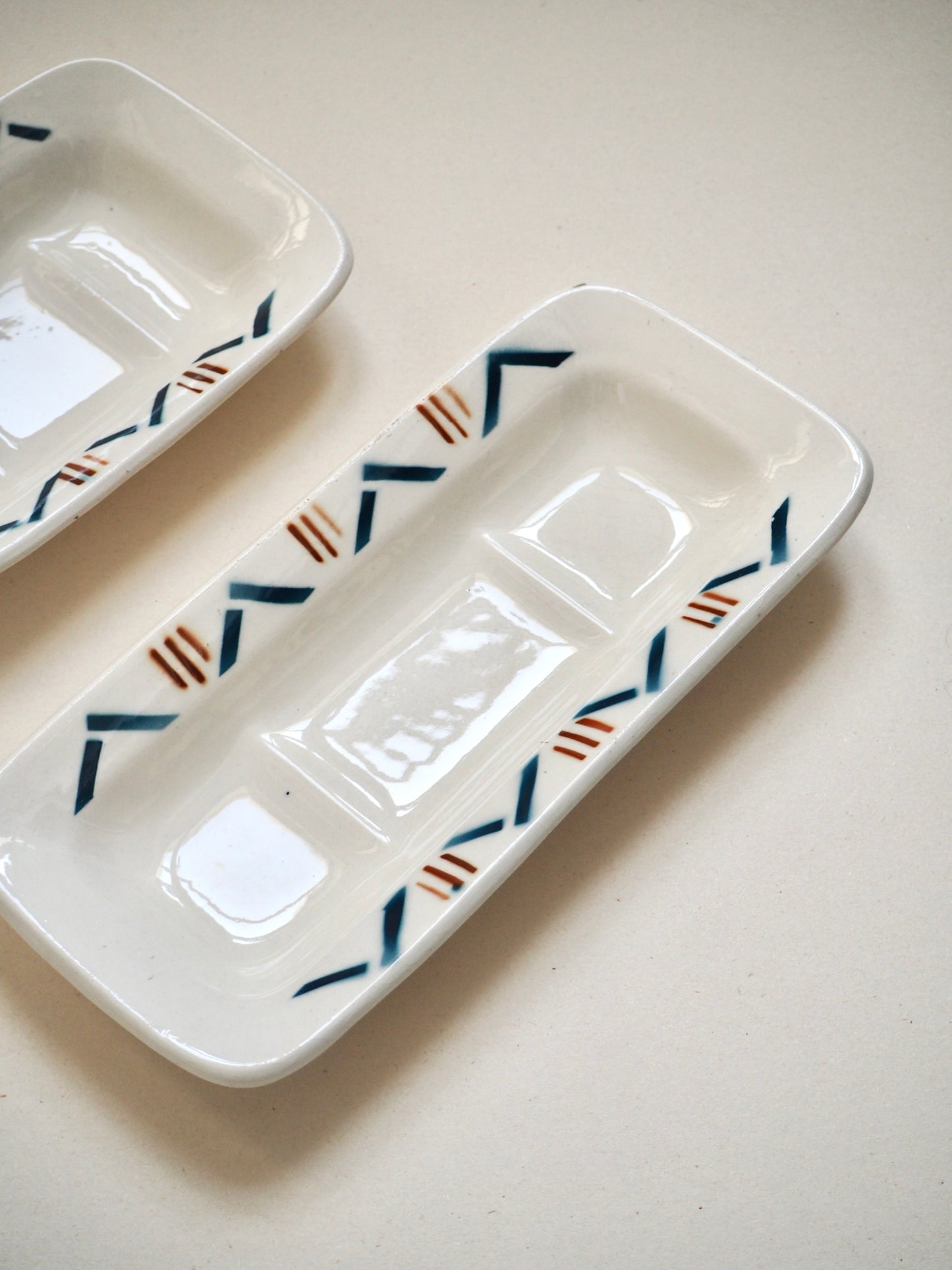 Accessoires de toilette en faïence