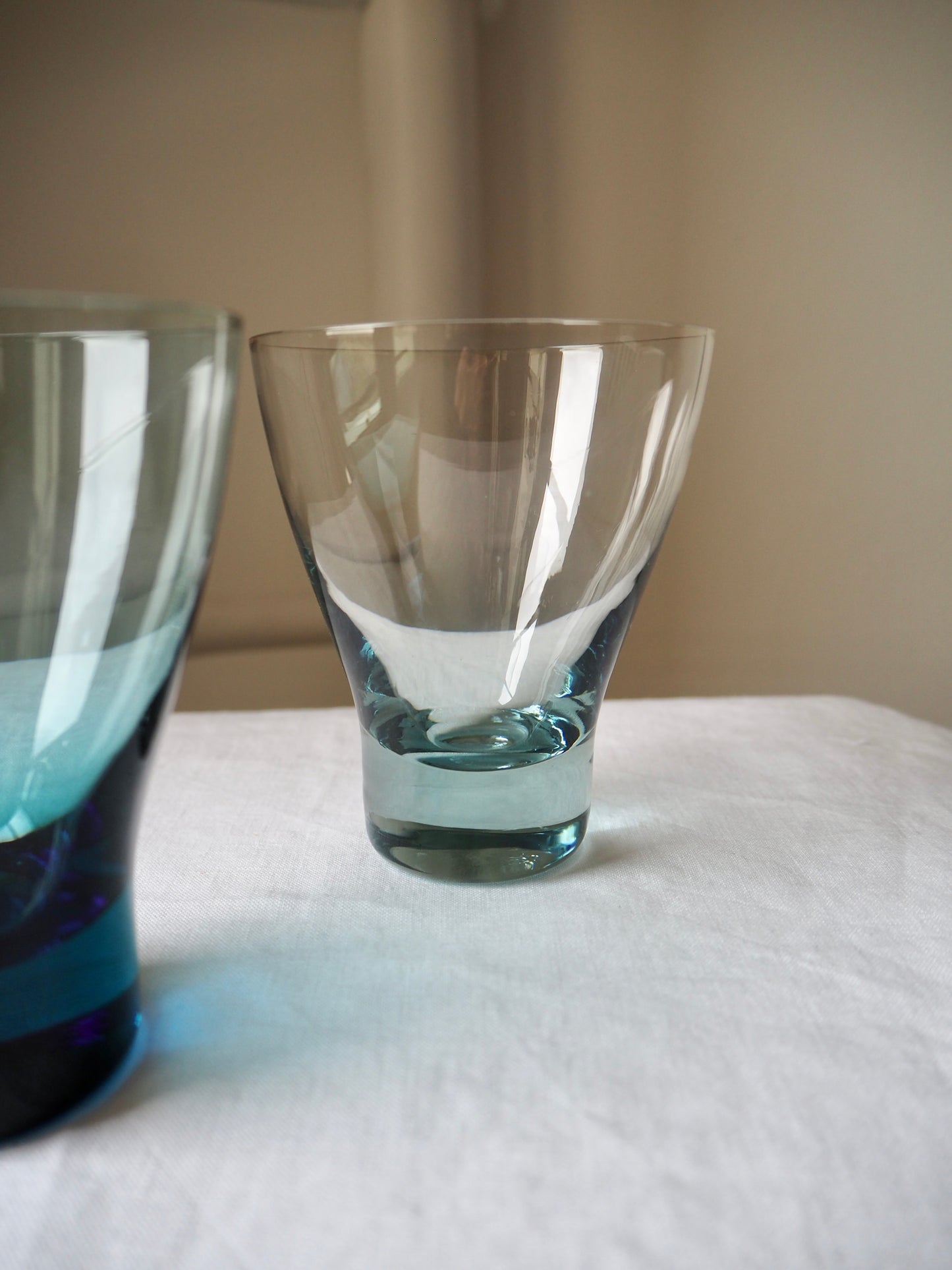 Les verres coniques bleus fumés