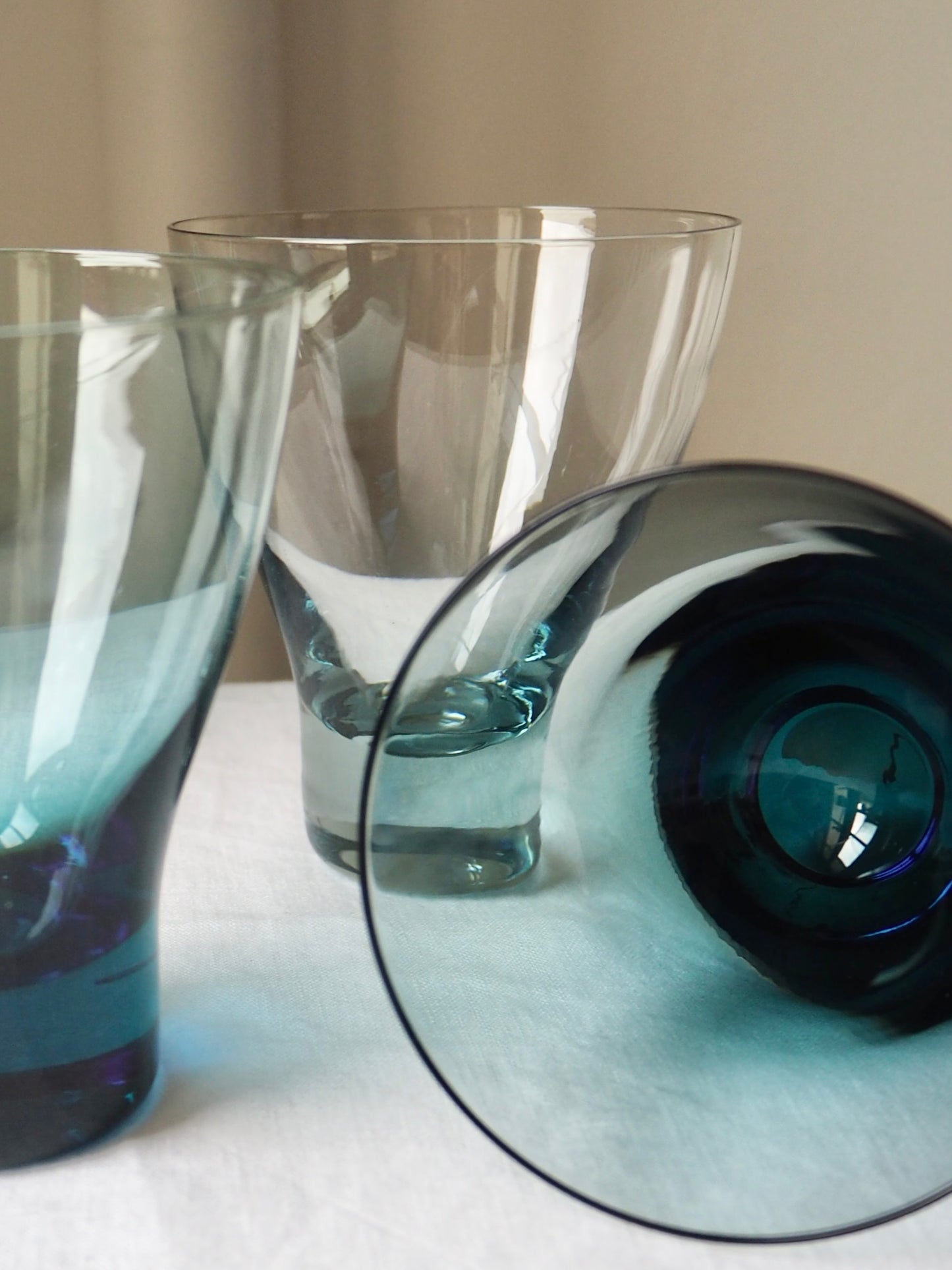 Les verres coniques bleus fumés