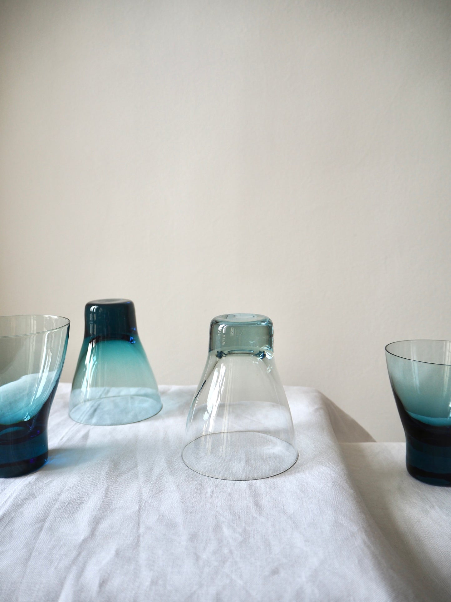Les verres coniques bleus fumés