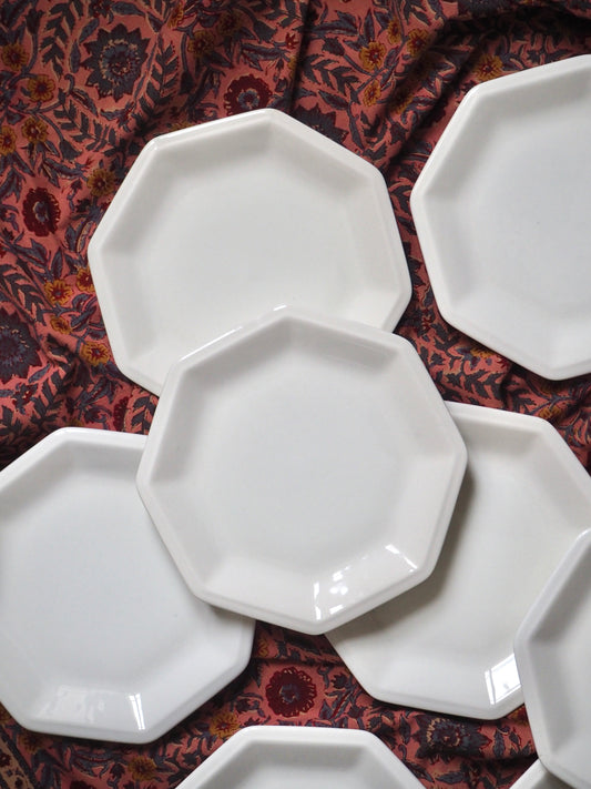 Les assiettes blanches Tiffani