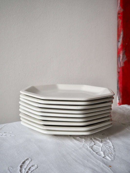 Les assiettes blanches Tiffani