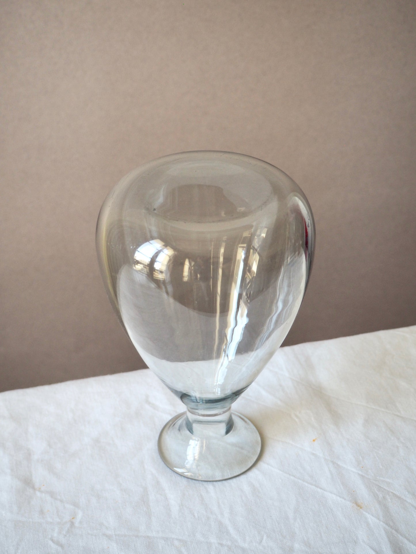 La carafe en verre soufflé
