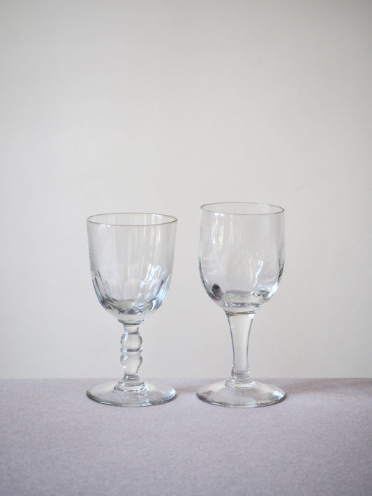 Les verres à pieds anciens