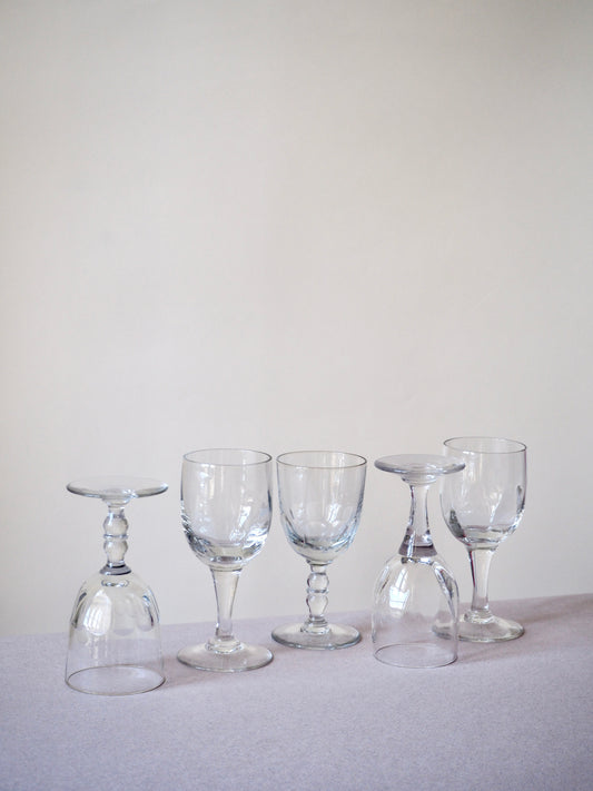 Les verres à pieds anciens