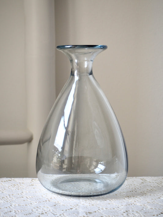 La carafe en verre soufflé