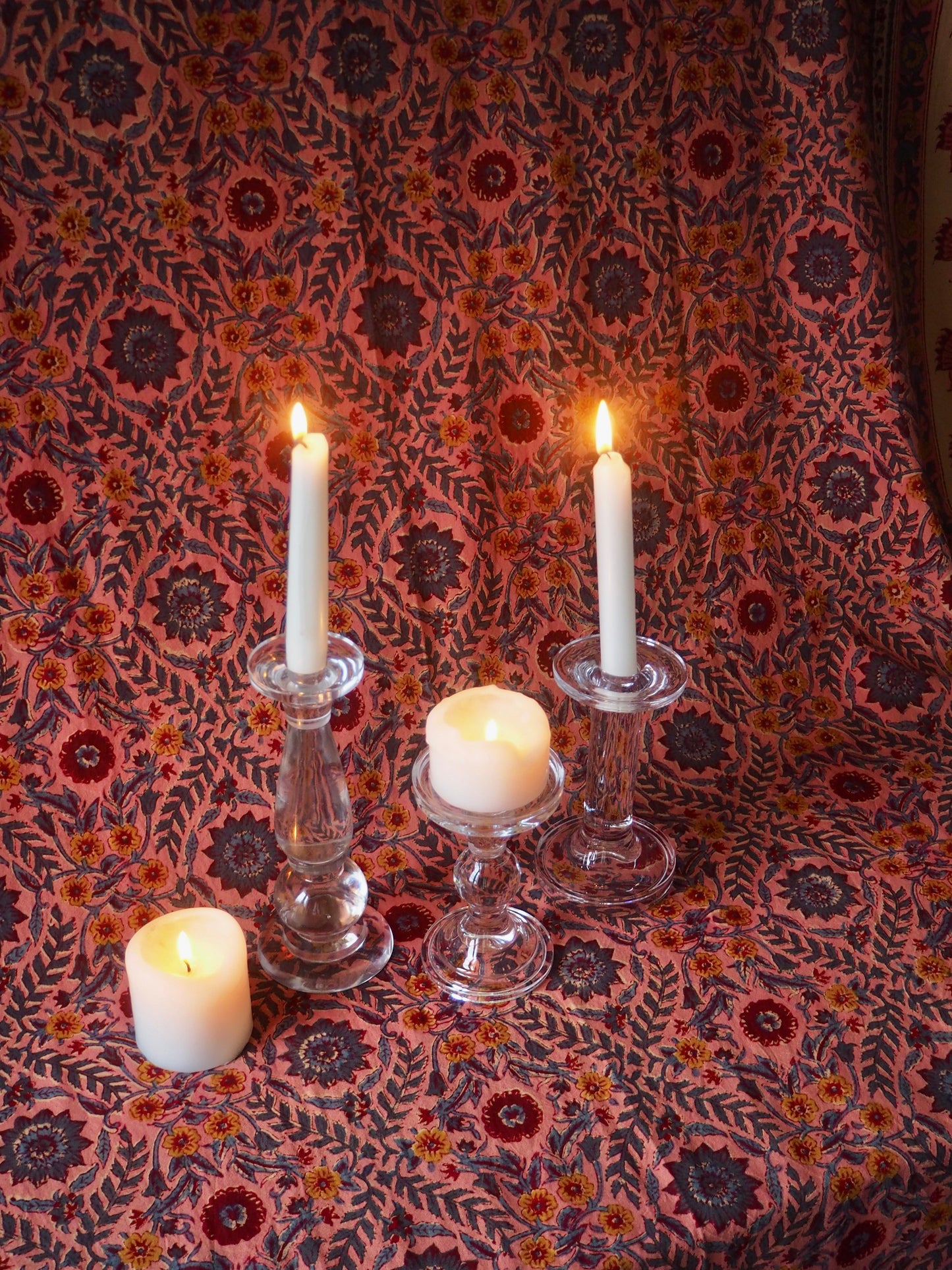 Petit bougeoir en verre moulé