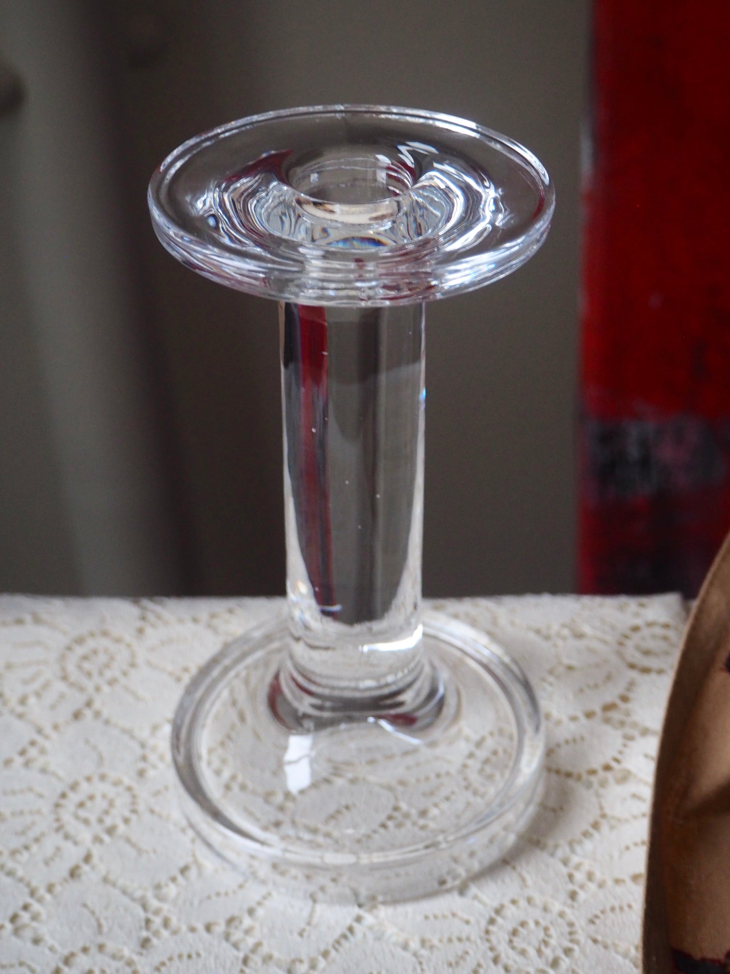 Petit bougeoir en verre moulé