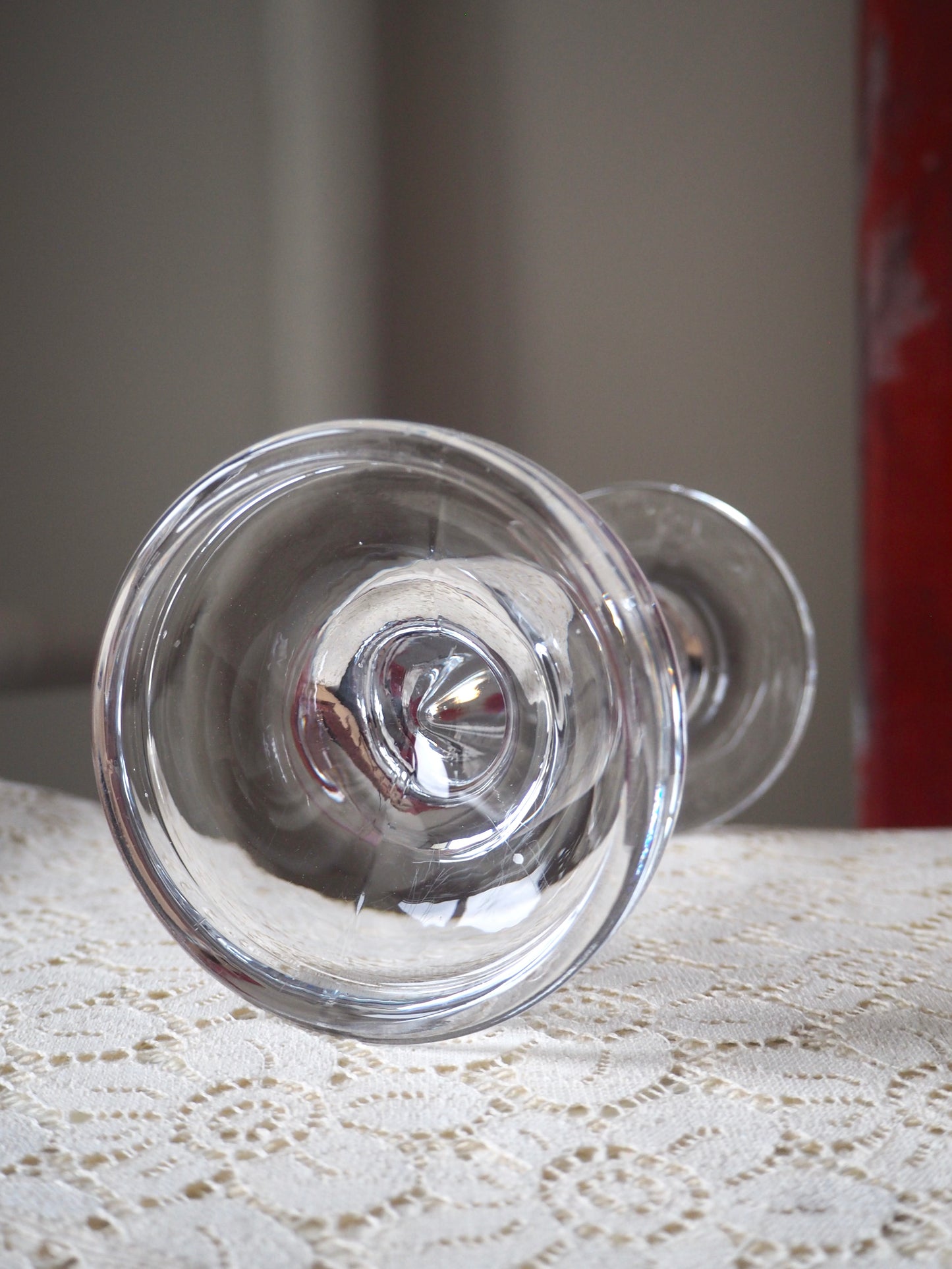 Petit bougeoir en verre moulé