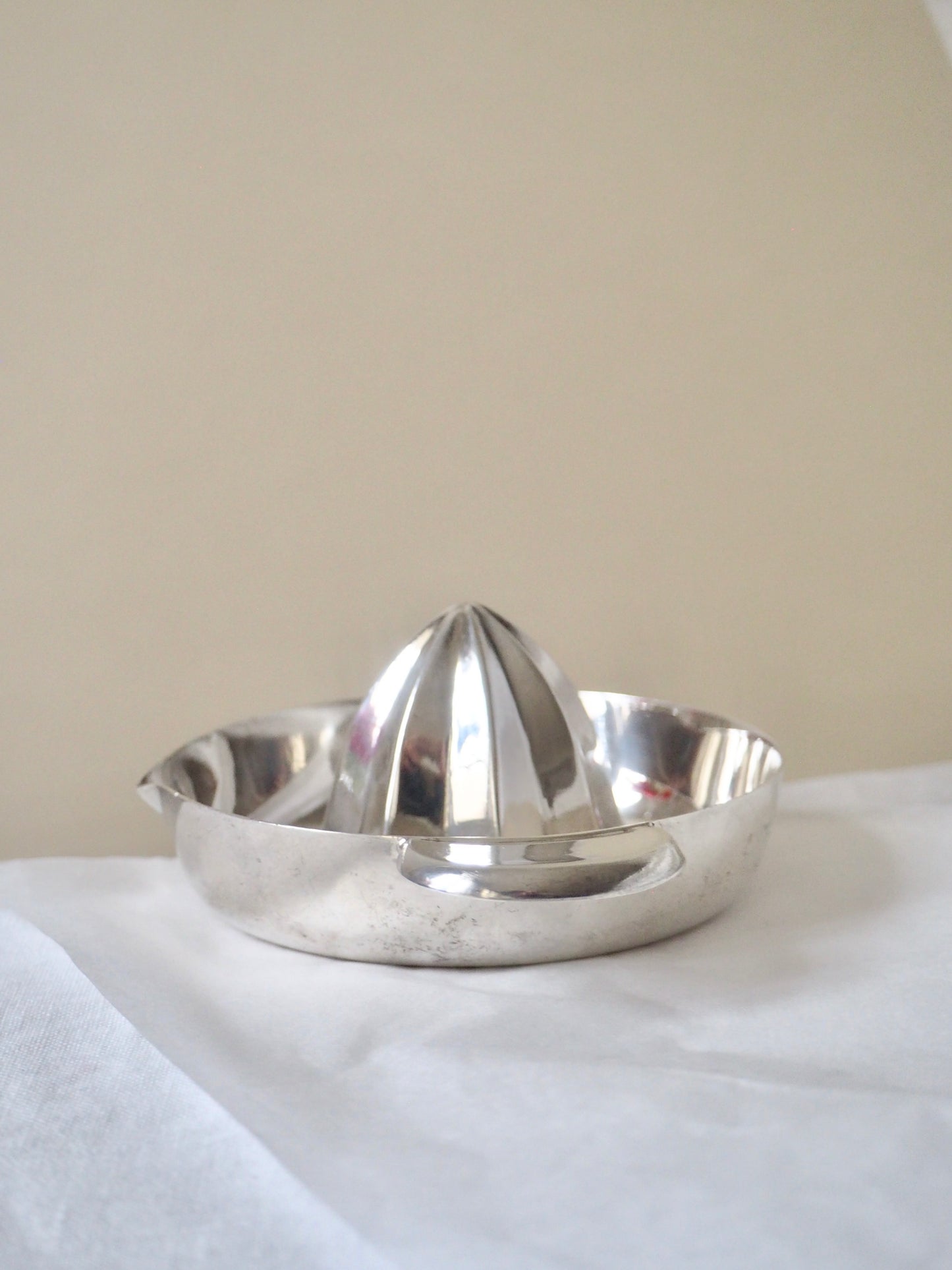 Presse agrume en argent massif