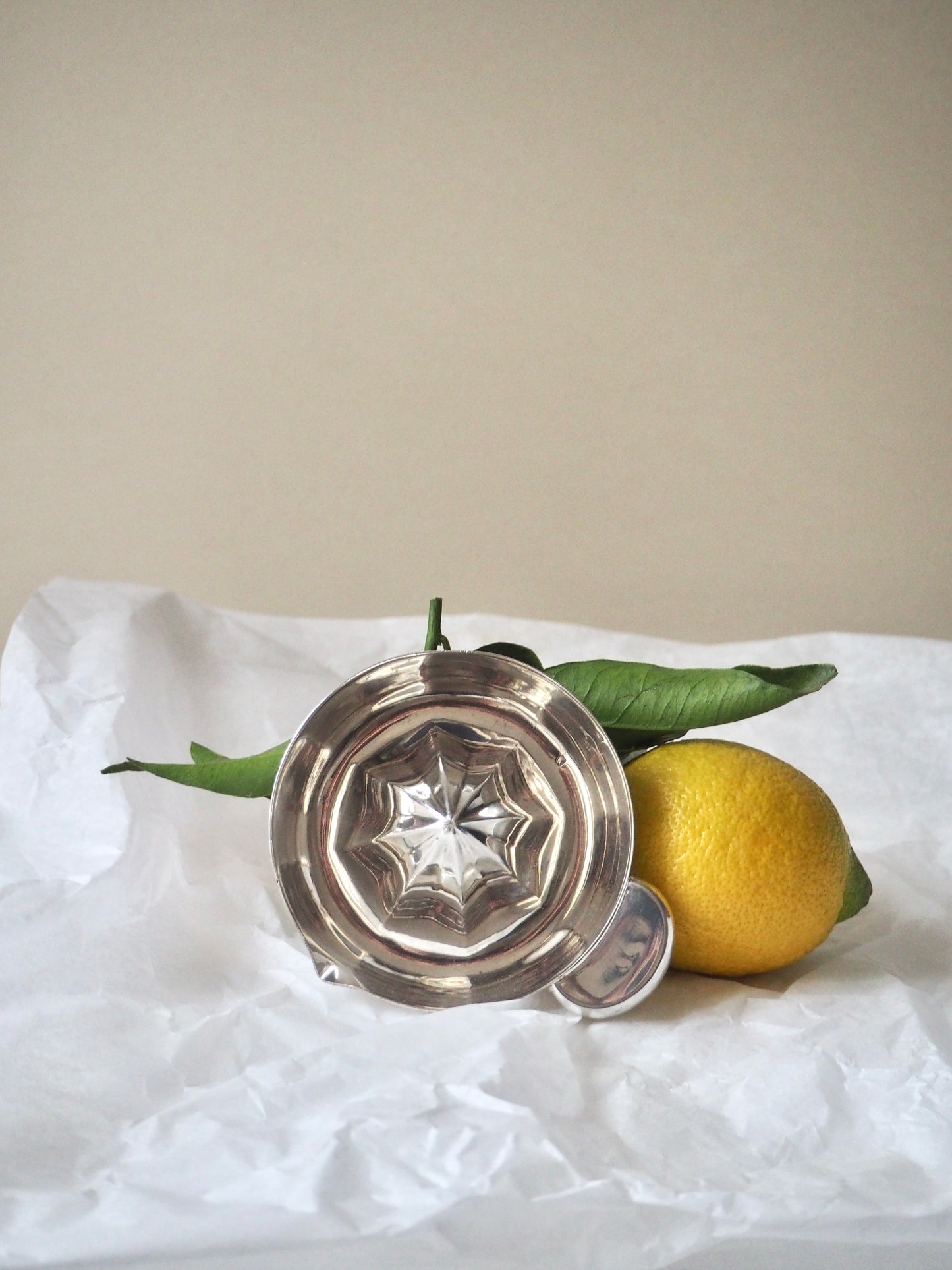 Presse agrume en argent massif