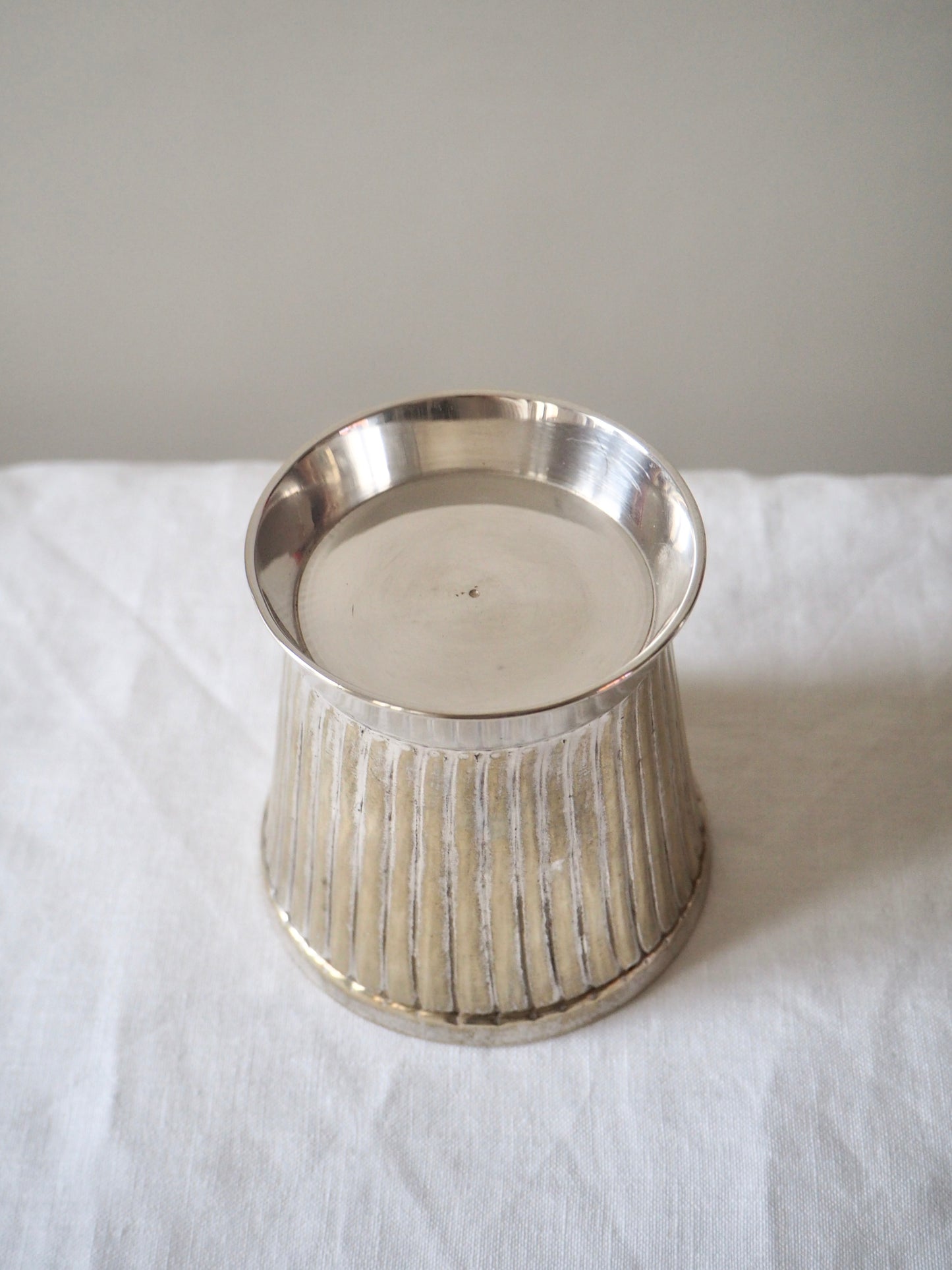 Timbale en métal argenté art déco