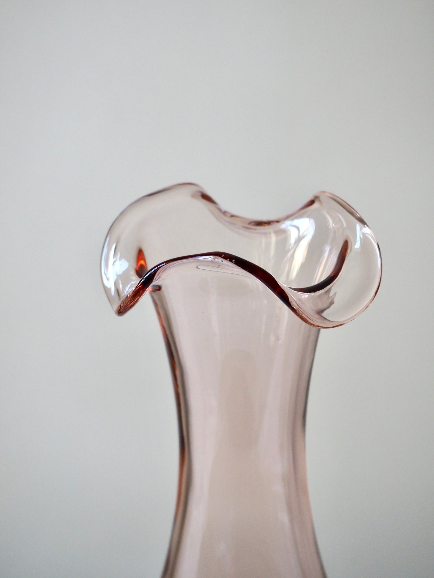 Vase en verre rosaline