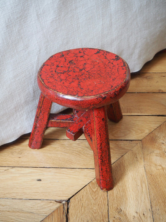 Tabouret tripode en bois